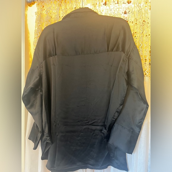 H&M: Long Sleeve Button Down: Medium: Black - Picture 3 of 3